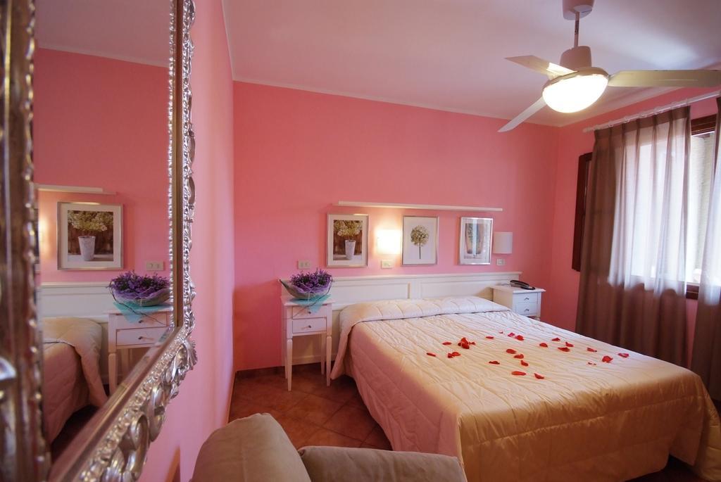 Hotel Barsalini SantʼAndrea Pokoj fotografie