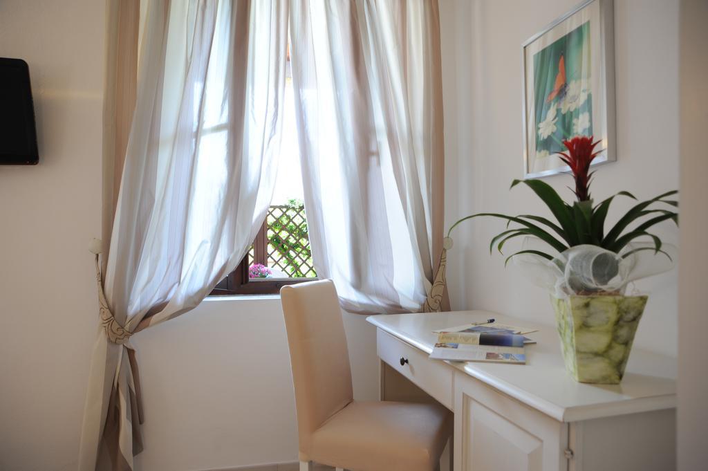 Hotel Barsalini SantʼAndrea Pokoj fotografie